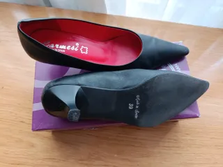 Zapatos de tacón negros