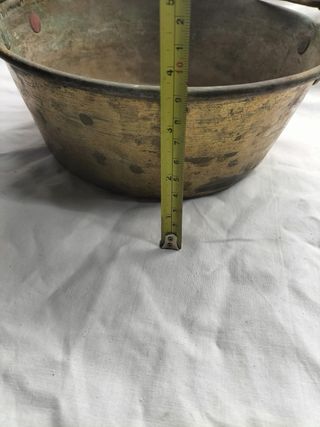 Tacho antigo de latão com asa de ferro