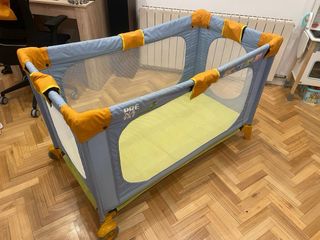 Cuna de viaje portátil