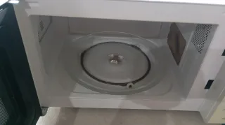 Microondas Corberó Blanco.