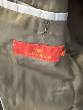 Traje de hombre negro marca “Caramelo “