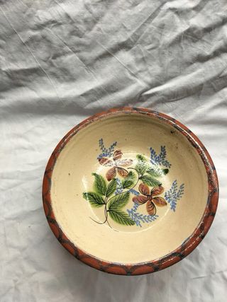 Saladeira antiga em cerâmica pintada