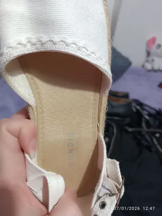 Sandalias blancas niña