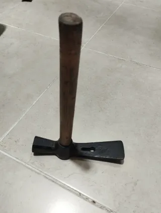 Piqueta / Martillo Encofrador