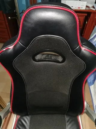 Silla de escritorio gamer negra y roja