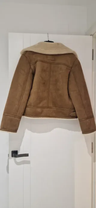 Chaqueta marrón con pelo