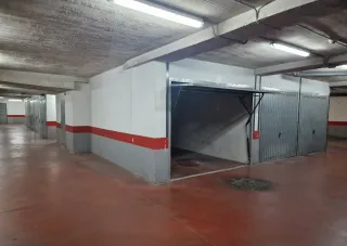 Se alquila o se vende garaje cerrado.