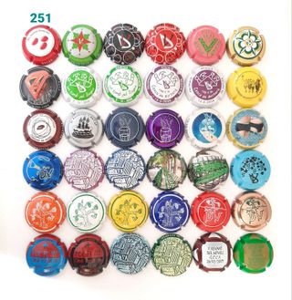 36 Placas de Cava Pirulas Interesantes. Chapas.