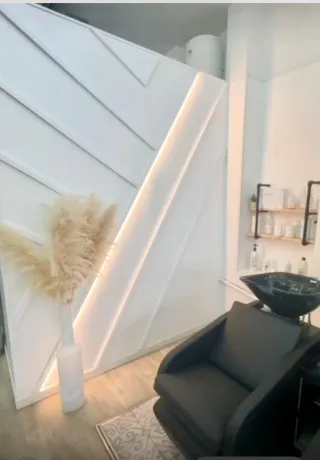 Se traspasa peluquería en Sant Boi Zona Centro.