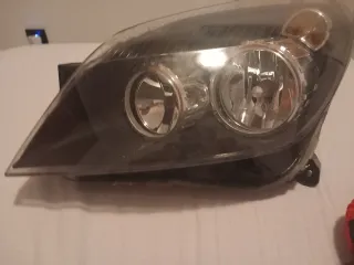 Faro delantero izquierdo