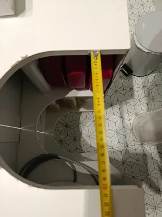 Mueble bajo lavabo blanco y madera