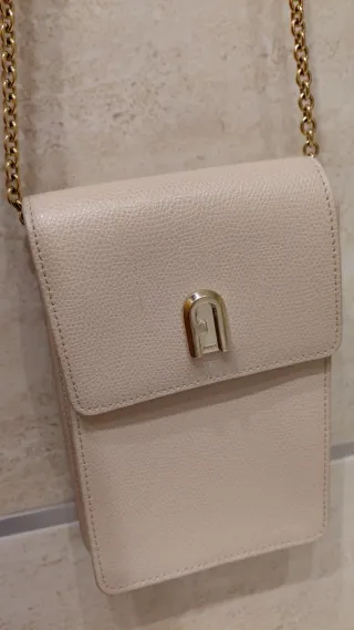 Bolso móvil Furla beige cadena dorada