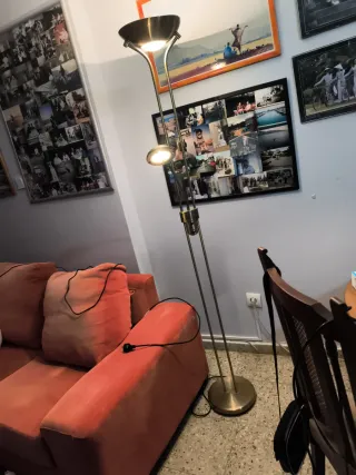 Lámpara de salón dorada y plateada