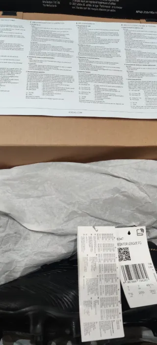 Zapatillas Adidas Predator Negras y Plateadas