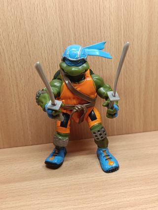 FIGURA LEONARDO TORTUGAS NINJA PLAYMATES AÑO 2003
