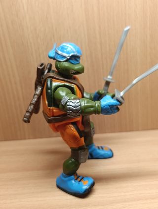 FIGURA LEONARDO TORTUGAS NINJA PLAYMATES AÑO 2003