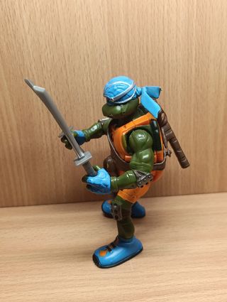 FIGURA LEONARDO TORTUGAS NINJA PLAYMATES AÑO 2003