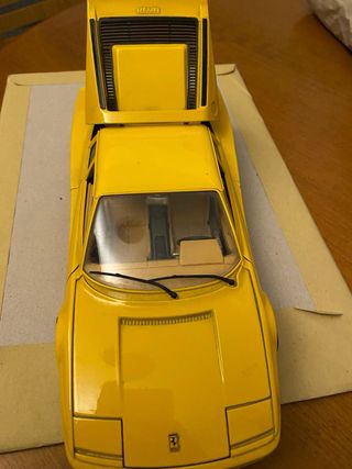 Bburago Ferrari Testarossa Gialla Modellino
