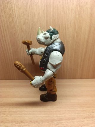 ROCKSTEADY VILLANO TORTUGAS NINJA PLAYMATES