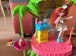 Café Enchantimals con 3 muñecas