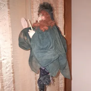 Marioneta articulada artesanal Bruja
