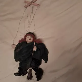 Marioneta articulada artesanal Bruja