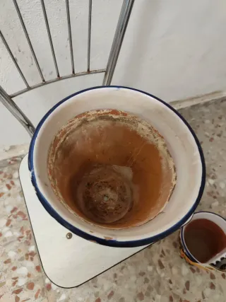 Macetas de cerámica pintadas a mano