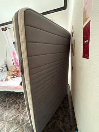Colchón de alta calidad y en muy buen estado