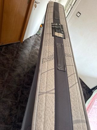 Colchón de alta calidad y en muy buen estado