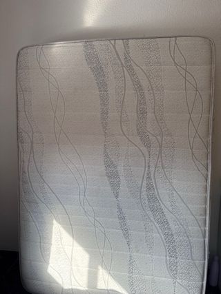 Colchón de alta calidad y en muy buen estado