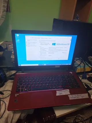 Portátil Toshiba Rojo