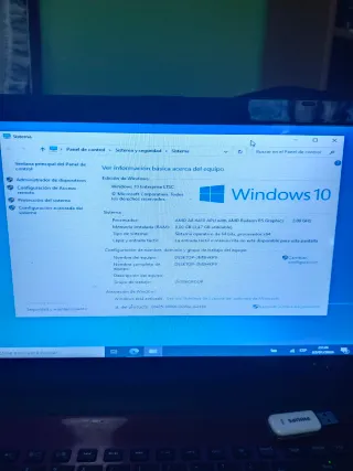 Portátil Toshiba Rojo