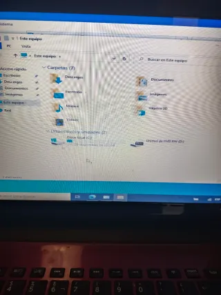 Portátil Toshiba Rojo