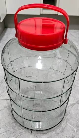 Garrafa de cristal 24L con asa roja