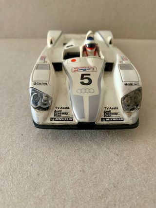 Scalextric Audi R8 LM