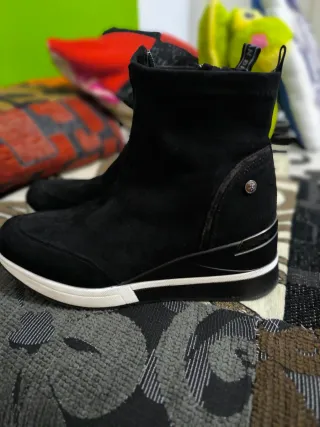 Botines Xti Negro