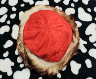 Cappello donna rosso e marrone