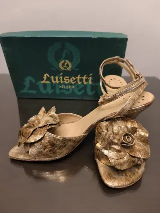 Sandalias y zapatos de tacón