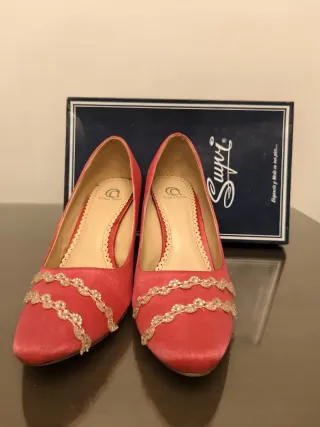 Sandalias y zapatos de tacón