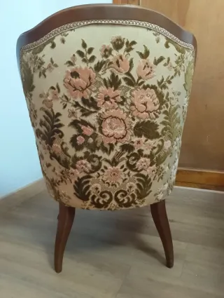 Butaca pequeña floral madera y tela