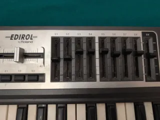 Teclado MIDI Roland PCR-500