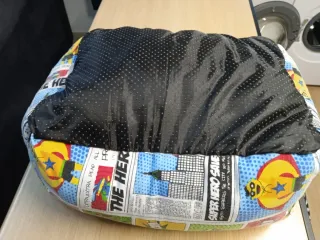 Cama para mascotas con diseño de cómic