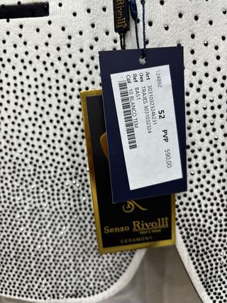 Traje de boda Senzorivolli blanco y negro