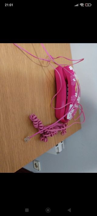 Teléfono Barbie rosa con clavijas