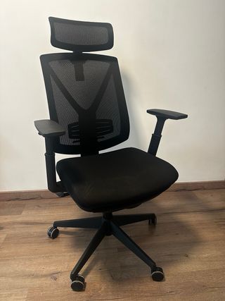 Silla de oficina SONGMICS ergonómica con reposacabezas – como nueva