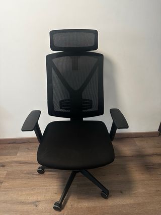 Silla de oficina SONGMICS ergonómica con reposacabezas – como nueva