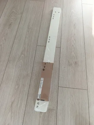 Cama infantil blanca con ovejas, colchón incluido.