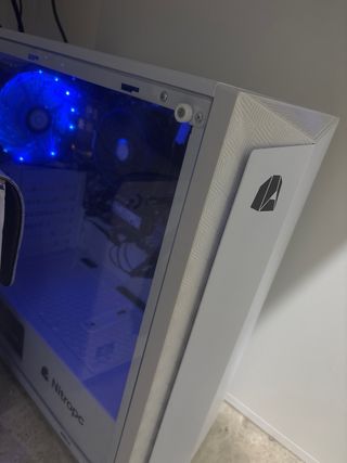 Pc gaming con pack de teclado y raton incluido