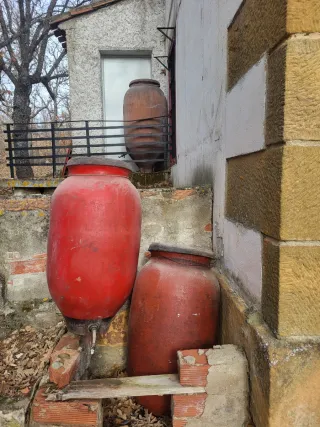 Tinajas de barro antigüas