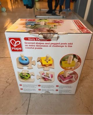 Puzzle creativo de clavijas Hape
